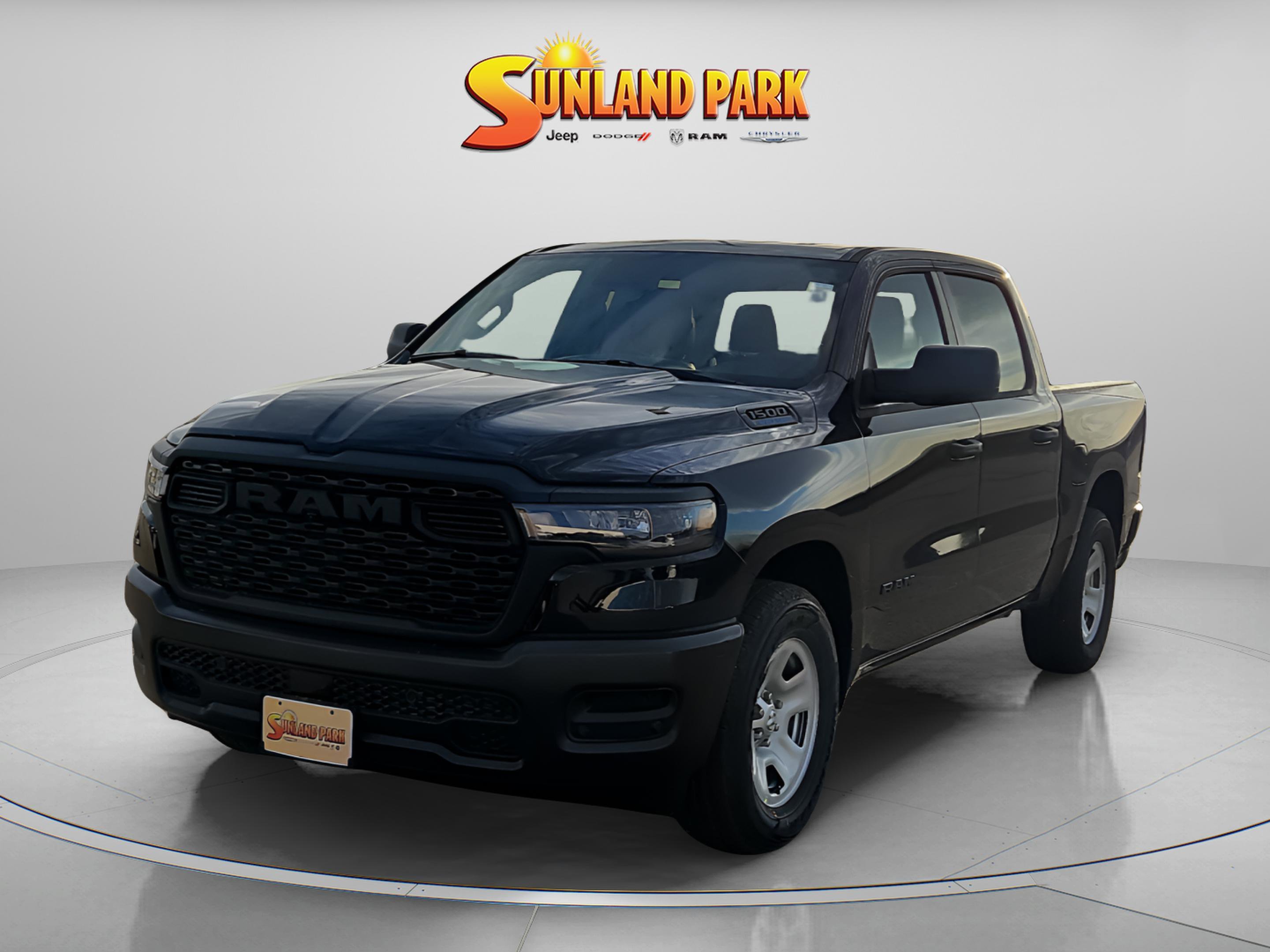 New 2026 Diamond Black Crystal Pearl-Coat Exterior Paint RAM Tradesman image 2