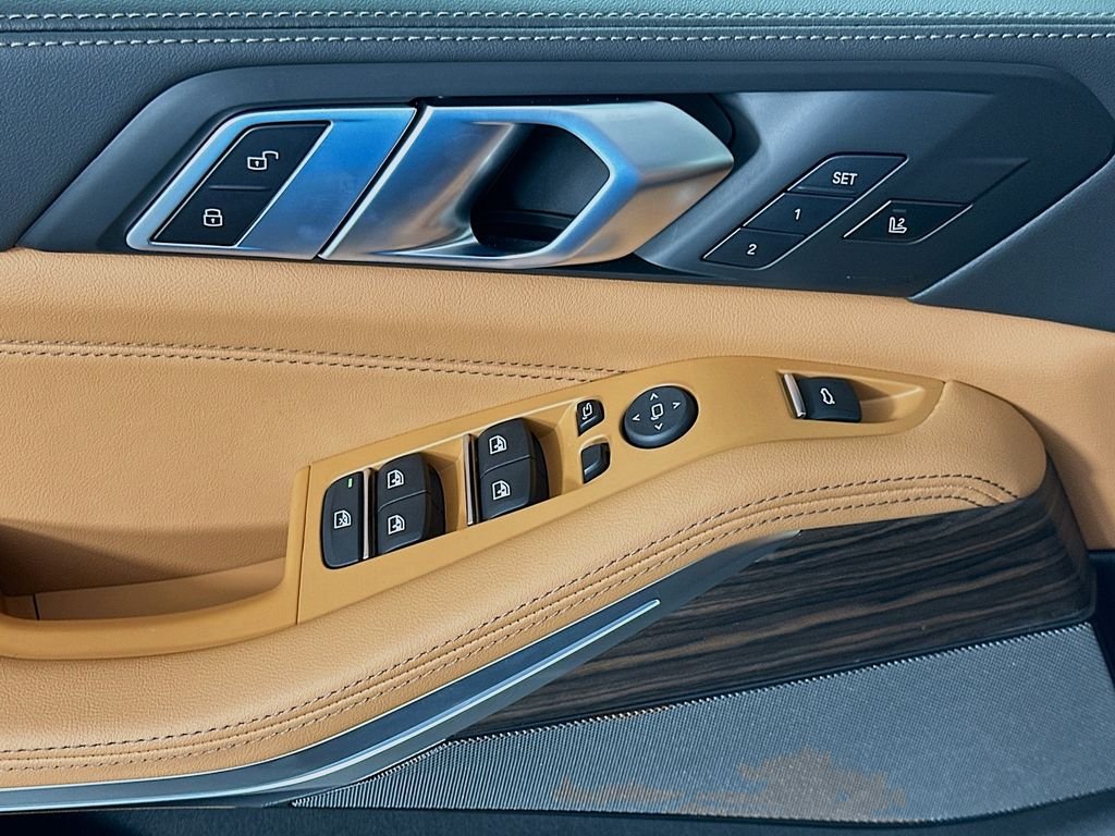 New 2026 Manhattan Green Metallic BMW xDrive50e image 20