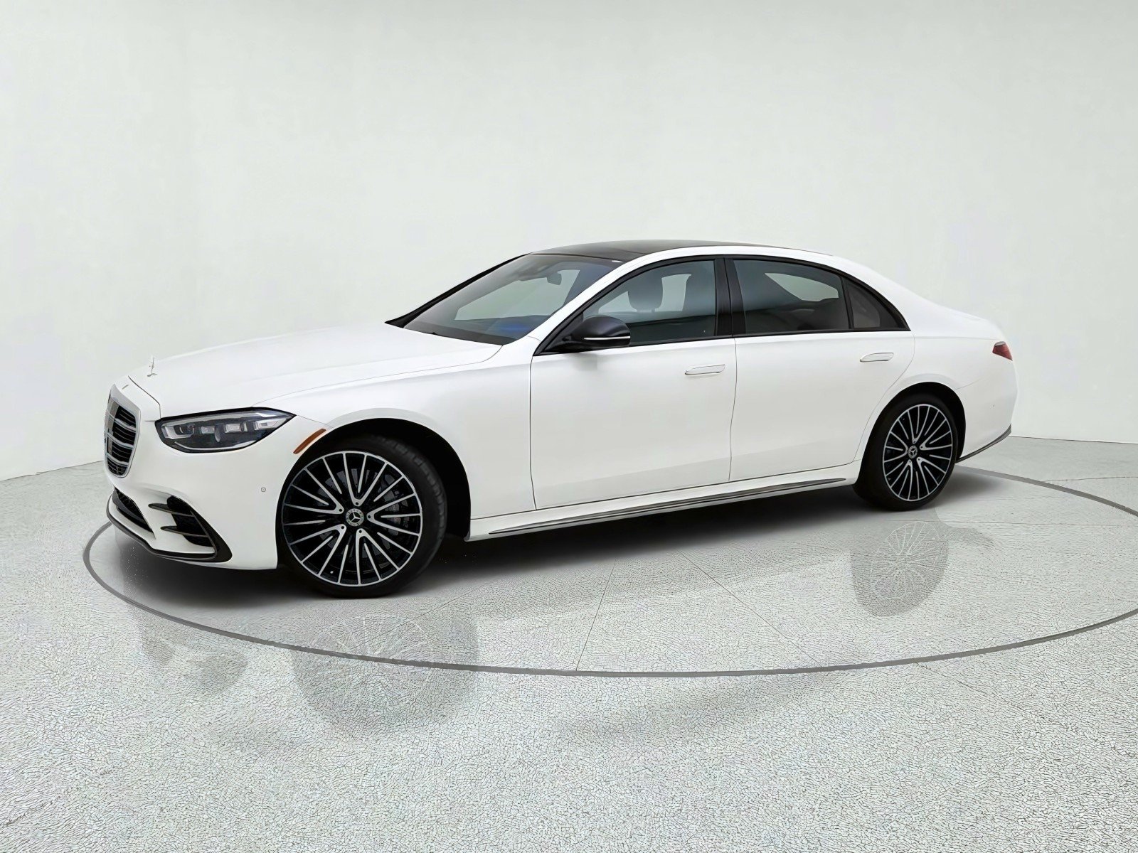 Certified Used 2023 MANUFAKTUR Diamond White Mercedes-Benz S 580 image 15