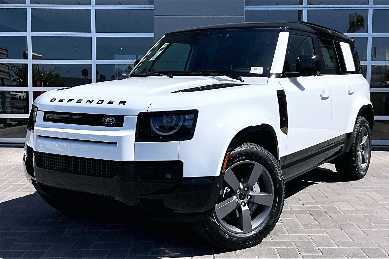 New 2026 Fuji White Land Rover X-Dynamic SE image 1
