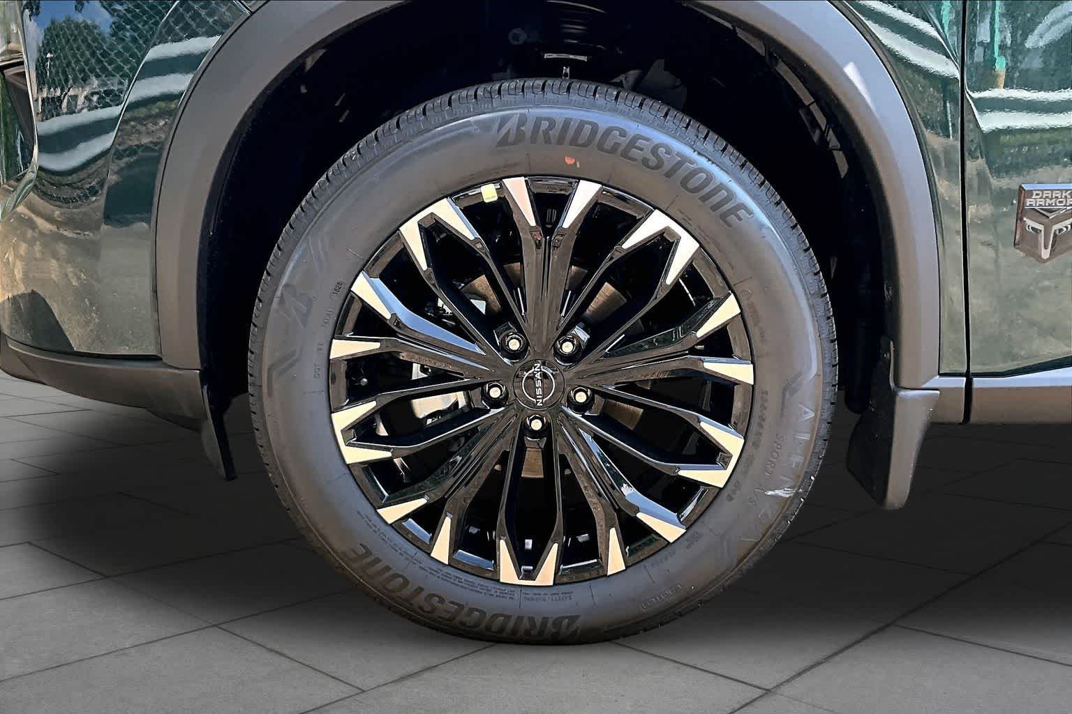 New 2026 Obsidian Green Pearl Nissan Dark Armor image 9