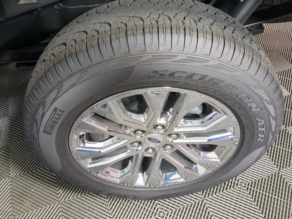 New 2026 Carbonized Gray Metallic Ford XLT image 16