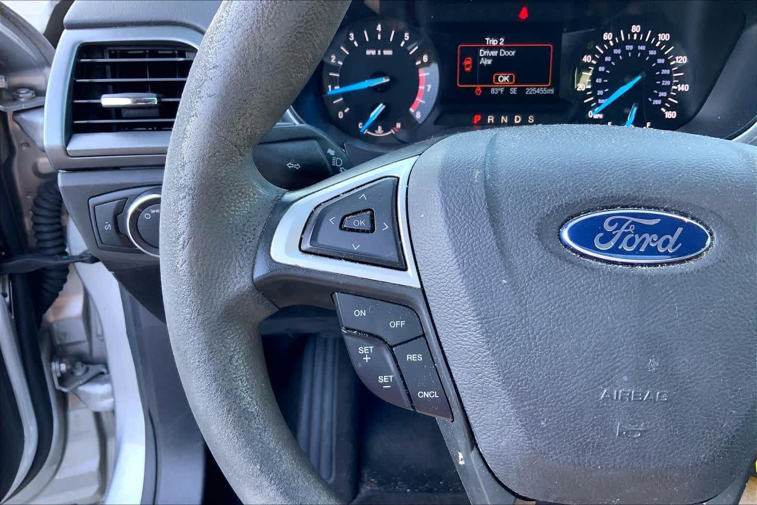 Used 2015 Ingot Silver Ford SE image 20