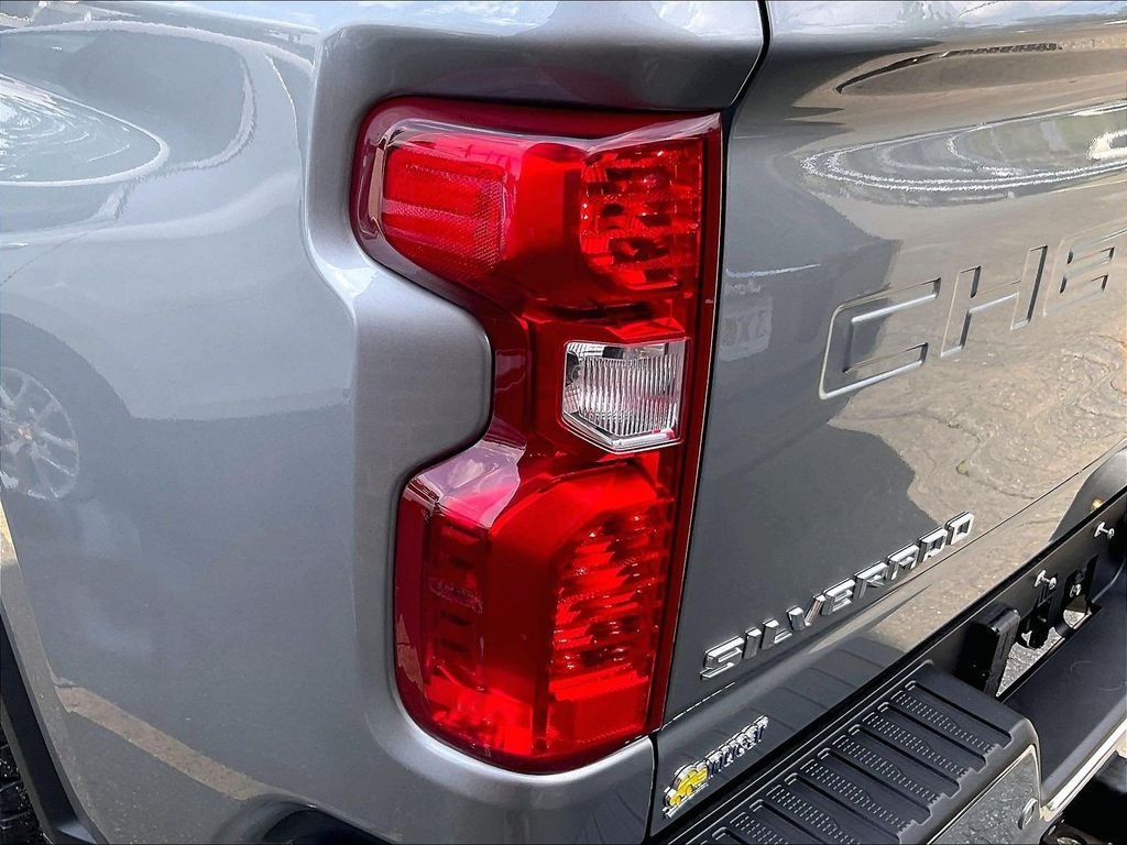 Used 2025 Gray Chevrolet LT image 34