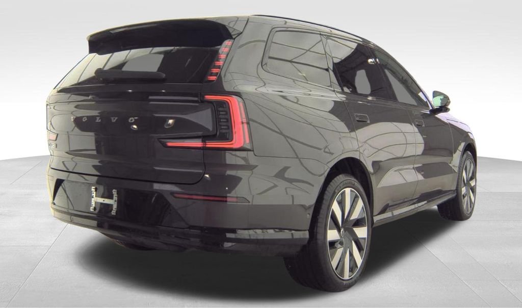 Used 2025  Volvo Twin Motor Plus image 6