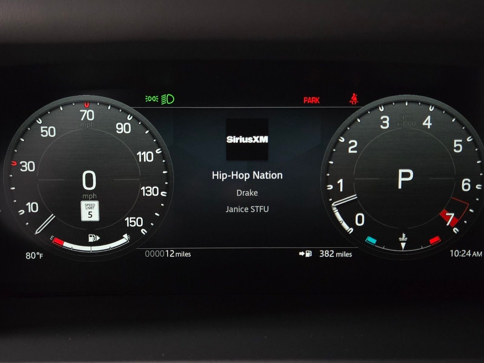 New 2026 Woolstone Green Land Rover X-Dynamic SE image 32