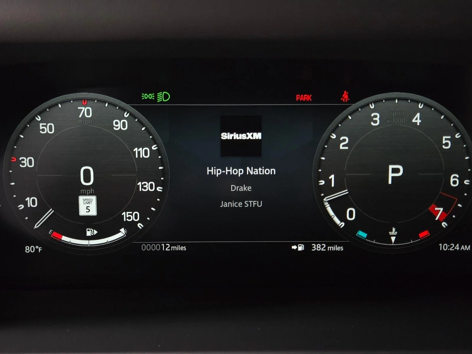 New 2026 Woolstone Green Land Rover X-Dynamic SE image 32