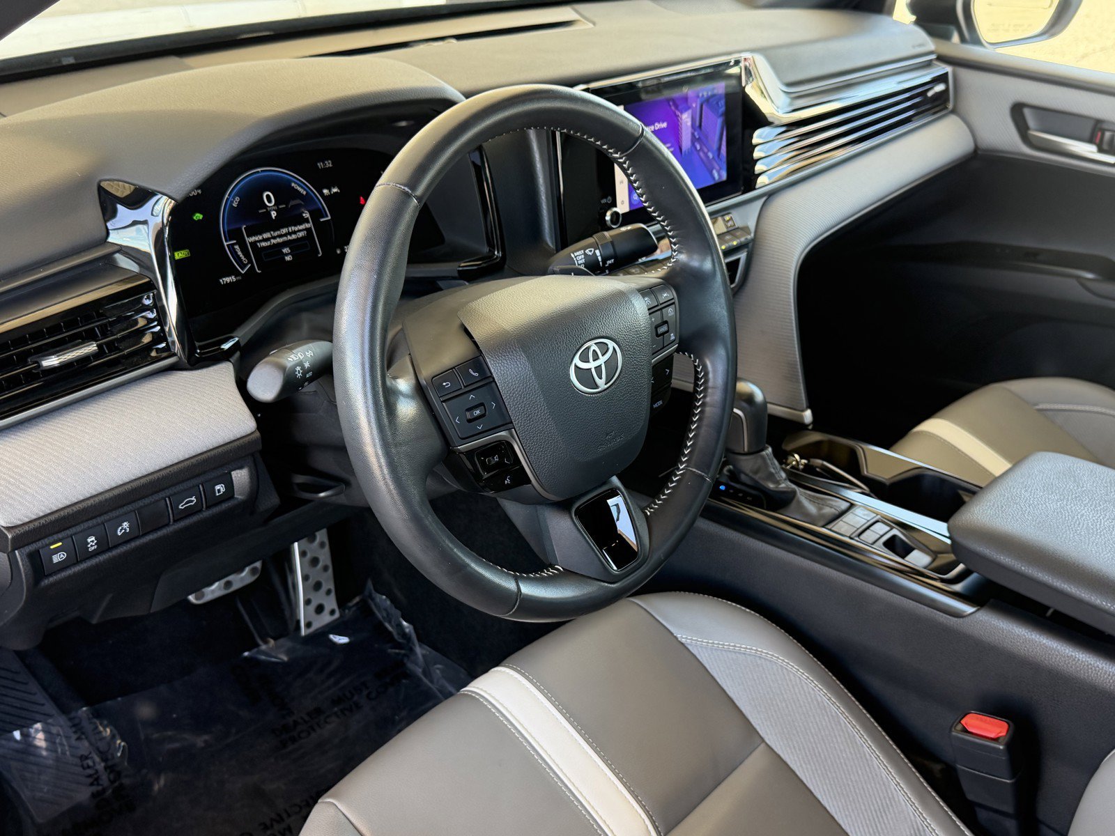 Used 2025 Ocean Gem Toyota SE image 19