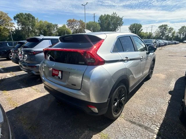 Used 2018 Alloy Silver Metallic Mitsubishi LE image 2