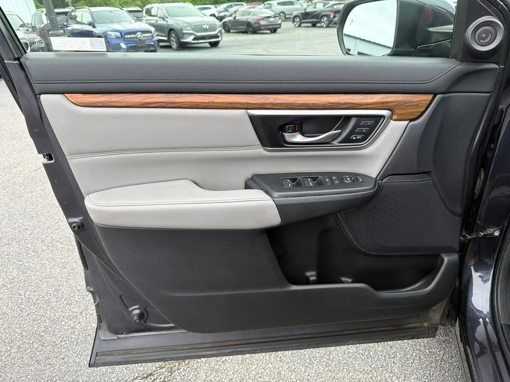 Used 2018 Black Honda Touring image 10