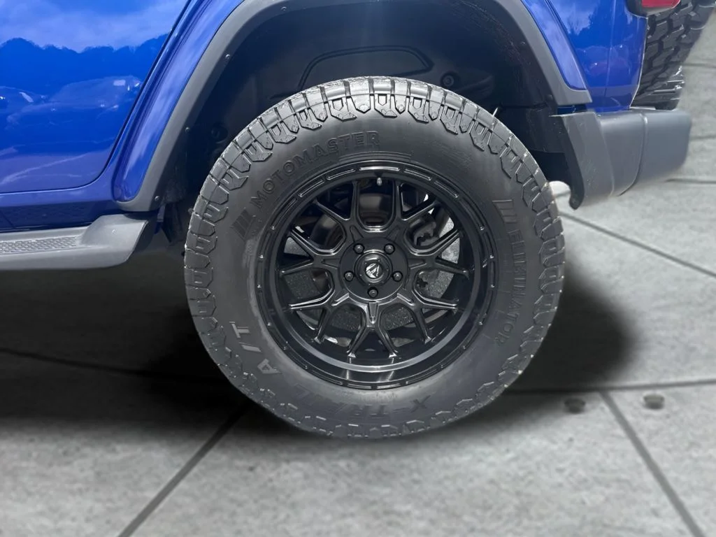 Used 2018 Blue Jeep Unlimited Sahara image 26