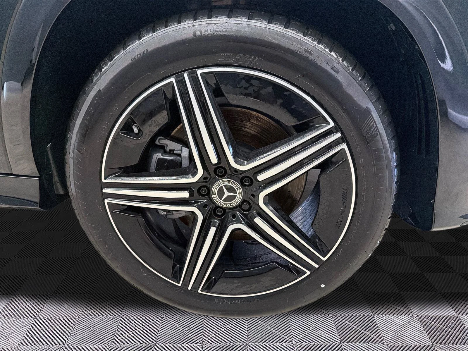 Used 2026 Black Mercedes-Benz GLE 450 image 2