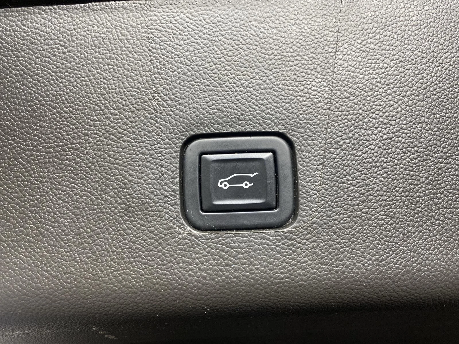 Used 2021 MOSAIC BLACK METALLIC Chevrolet LT Cloth image 26