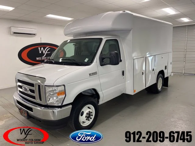 New 2025 Oxford White Ford E-350 SRW image 21