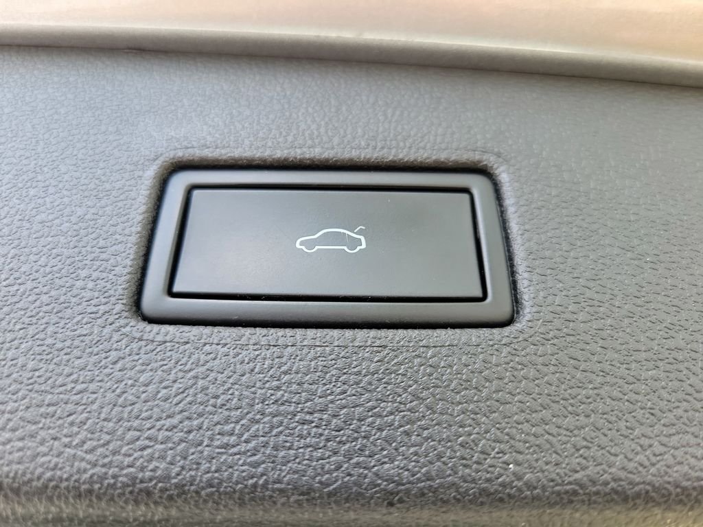 Certified Used 2024  Volkswagen 2.0T SE image 7