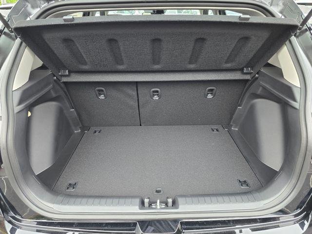 New 2026 Onyx Black Hyundai SE image 14