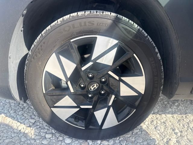 Used 2025 Gray Hyundai SEL image 13