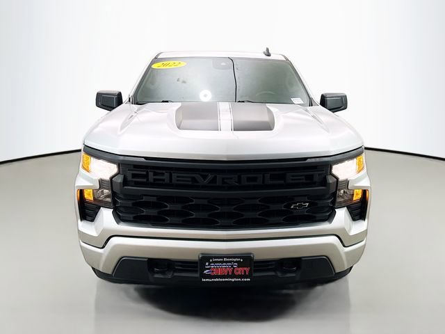 Used 2022 Silver Ice Metallic Chevrolet Custom image 2