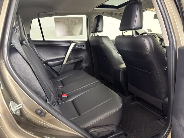 Used 2015 Pyrite Mica Toyota Limited image 5