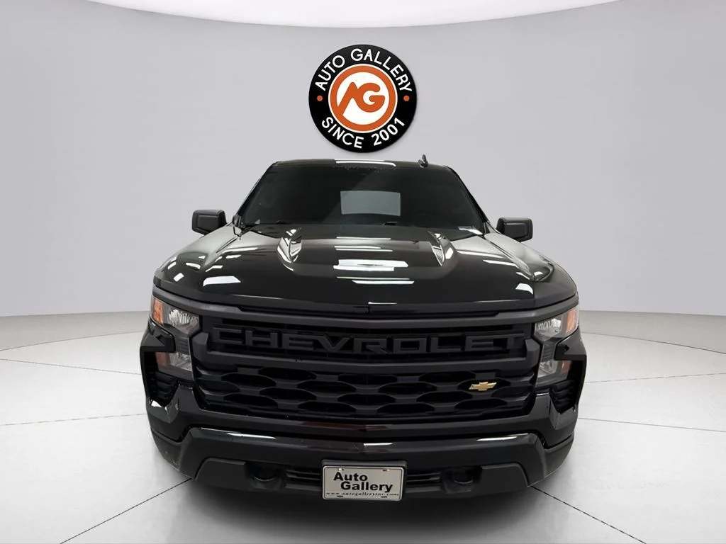 Used 2023 Black Chevrolet Custom image 8