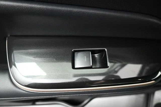 Used 2024  Toyota XLE image 10
