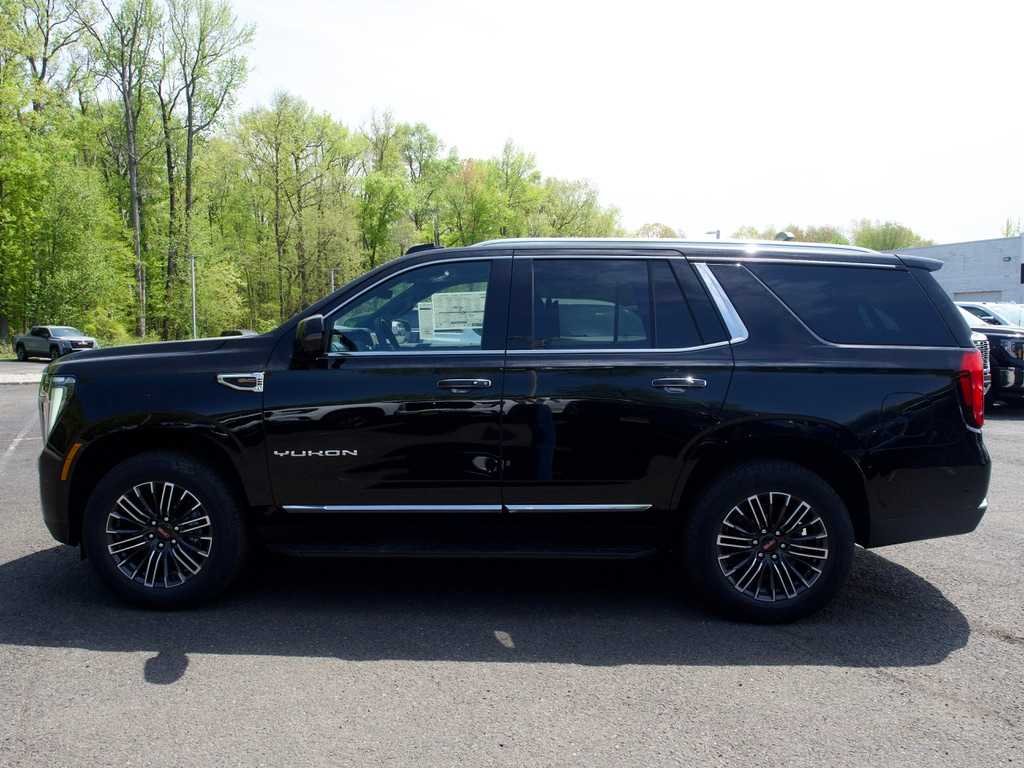 New 2026 Onyx Black GMC Elevation image 4