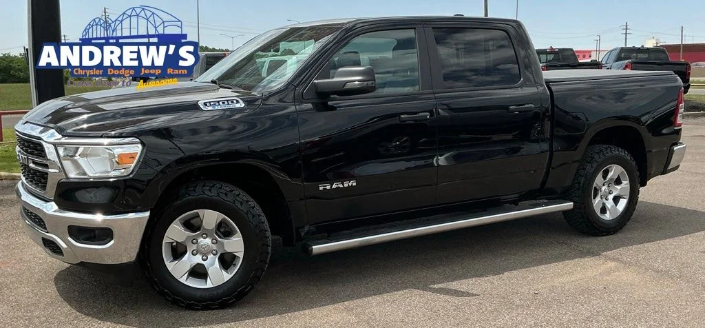 2024 RAM 1500 Big Horn/Lone Star 4x4 Crew Cab 5'7's photo