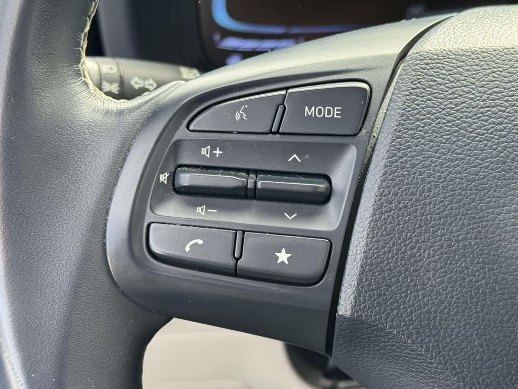 Used 2023 White Hyundai Limited image 17