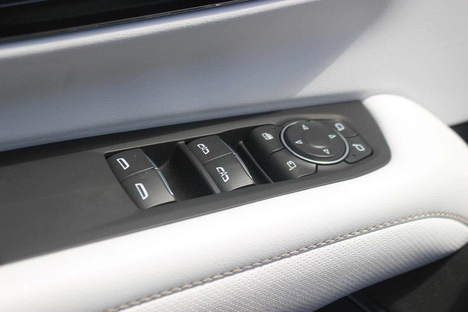 Used 2025 Black Chevrolet Premier image 16
