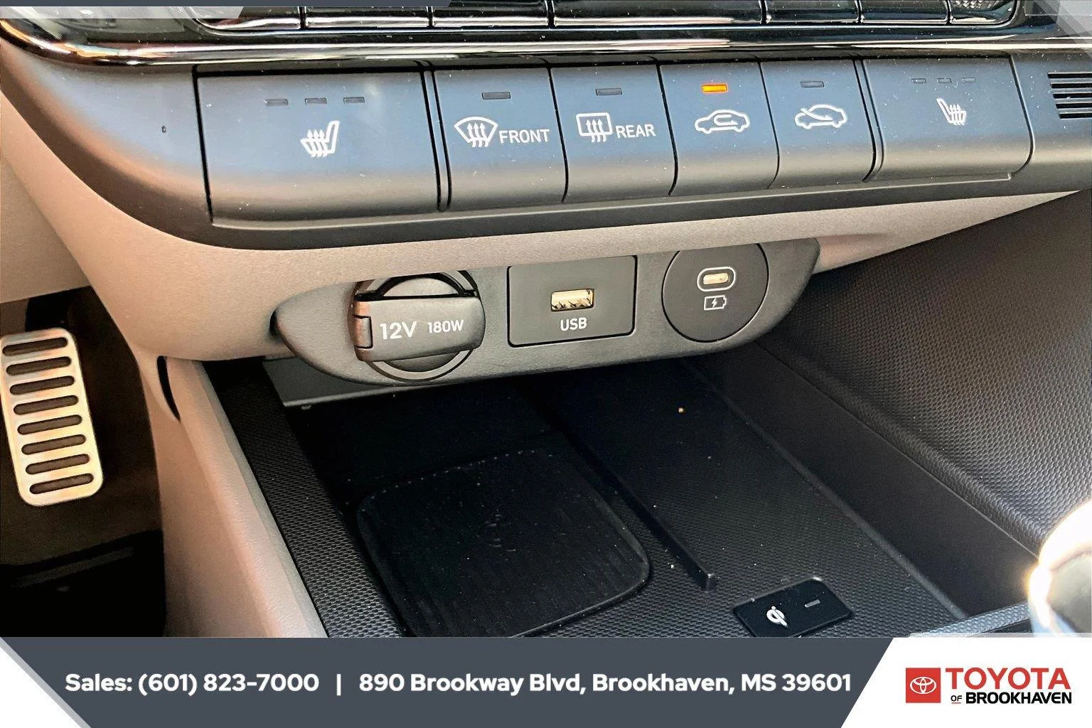 Used 2026 Amazon Gray Hyundai SEL Sport Premium image 23