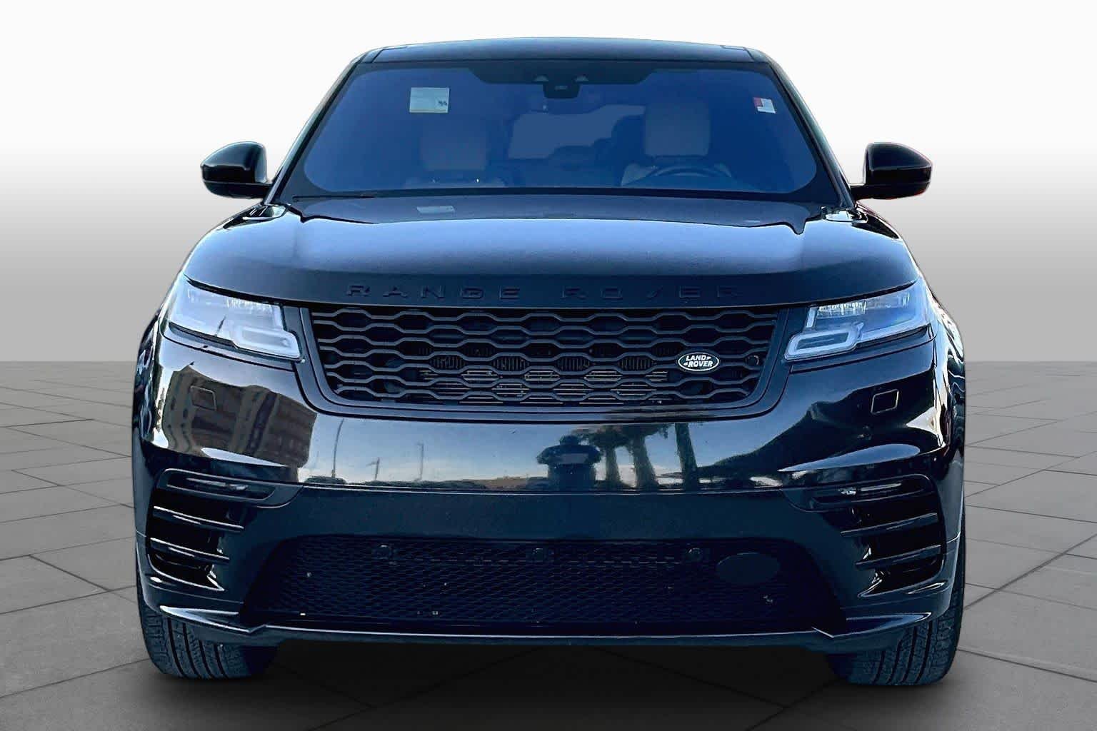 Used 2020 Narvik Black Land Rover R-Dynamic S image 3