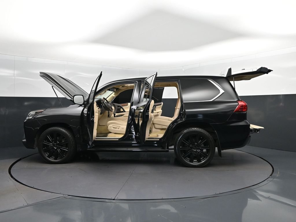 2017 Lexus LX 570 - Photo 48