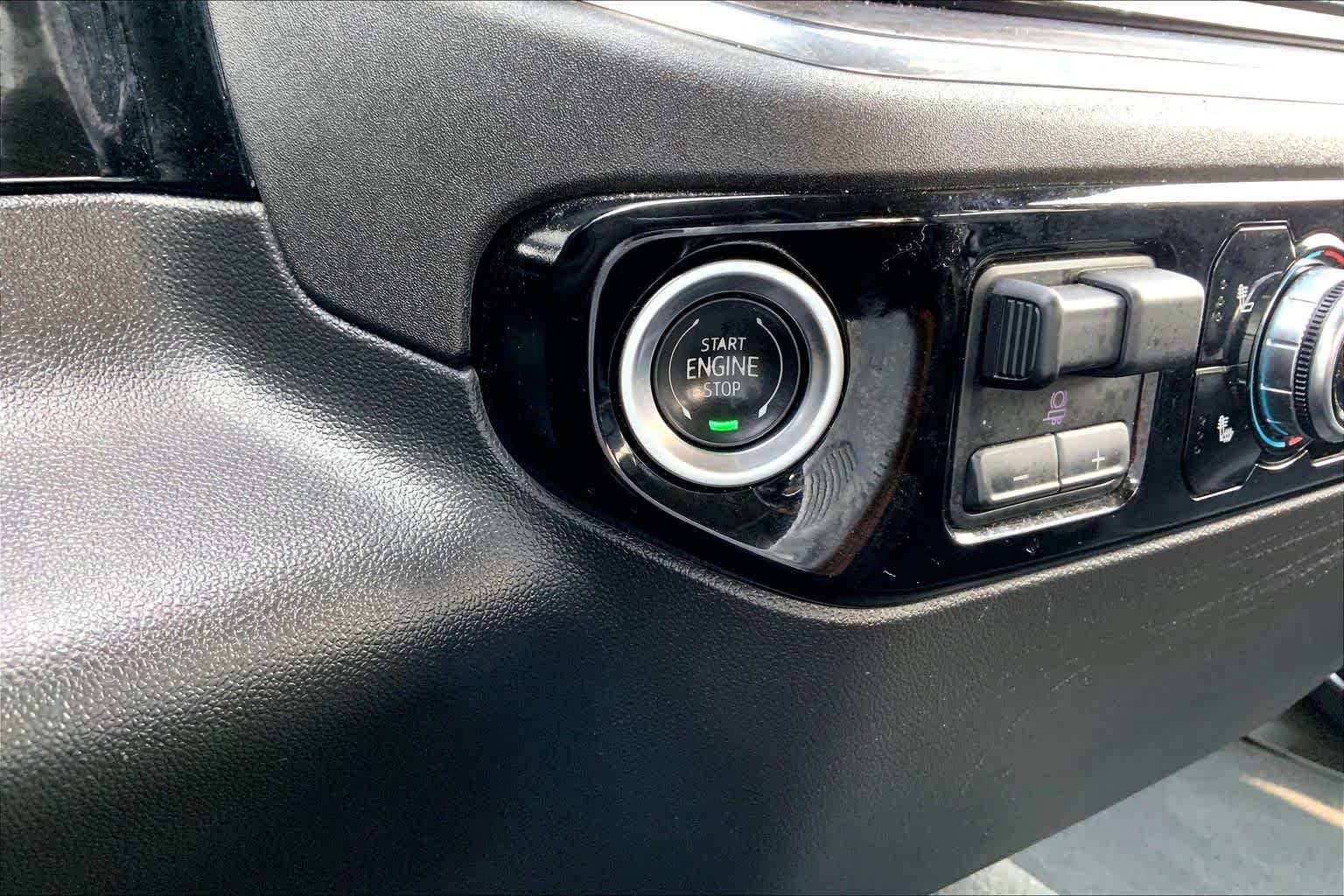 2025 GMC Sierra 1500 SLT - Photo 35