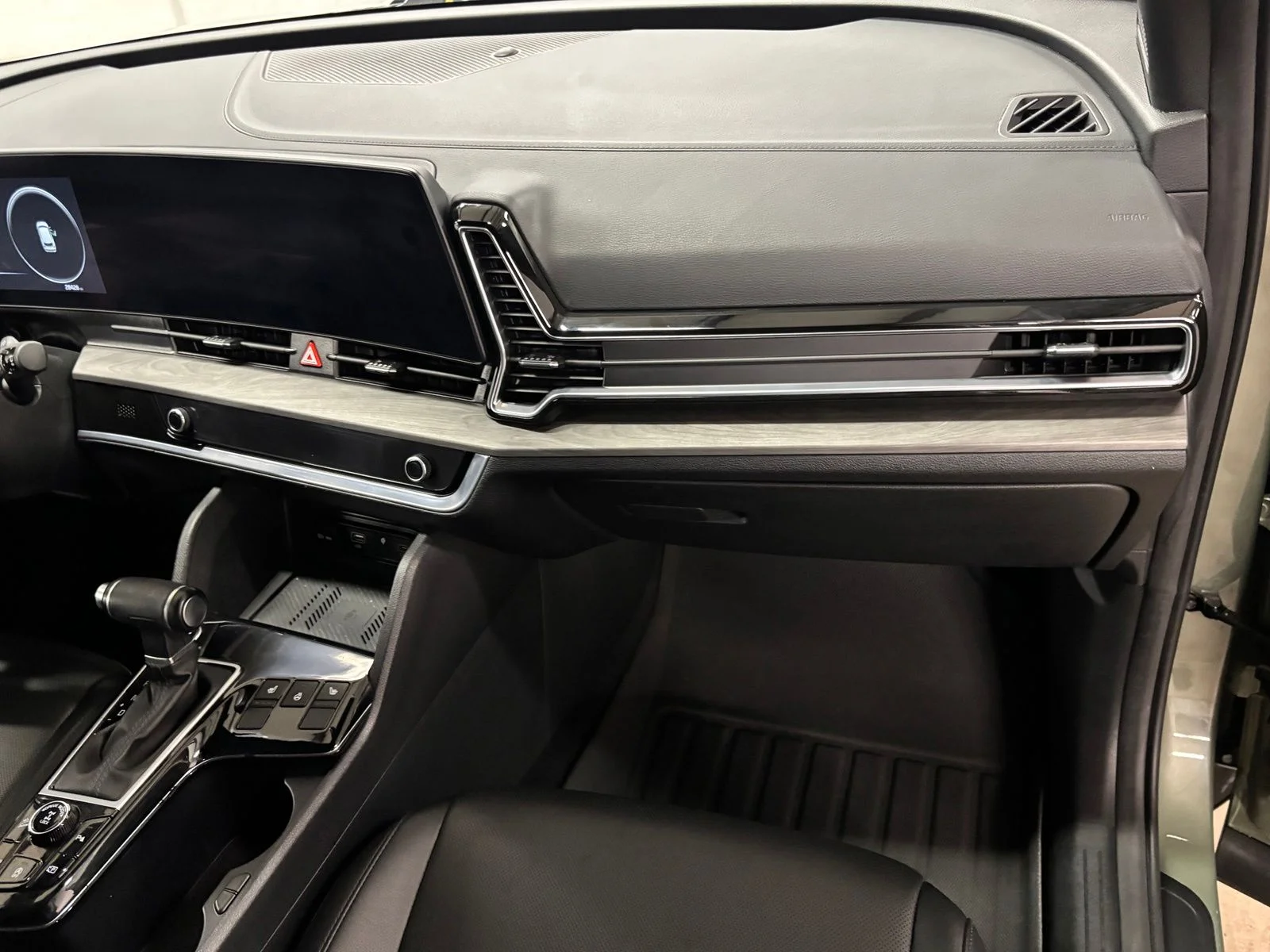 Used 2024 Green Kia X-Pro image 20