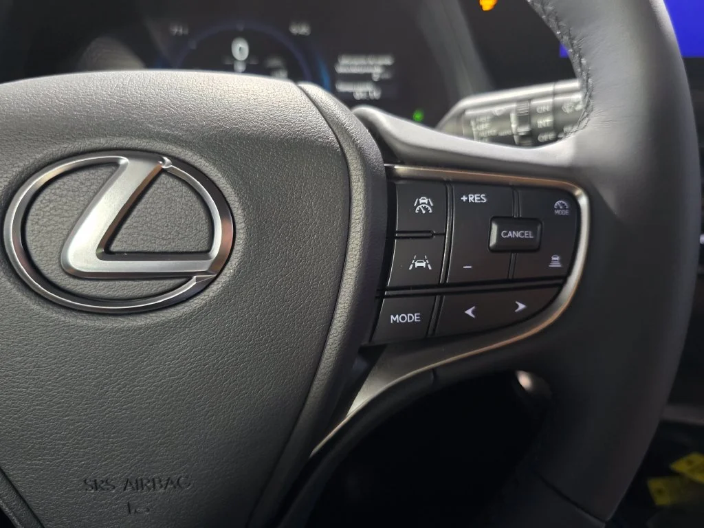 Used 2025 White Lexus 300h Premium image 17