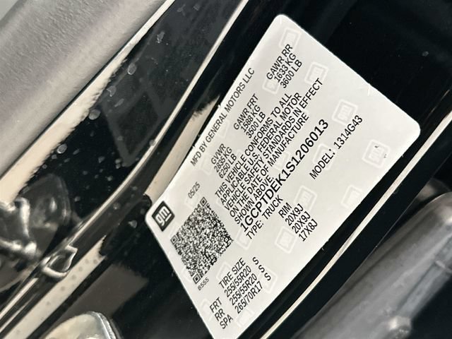 Certified Used 2025 Black Chevrolet Z71 image 40
