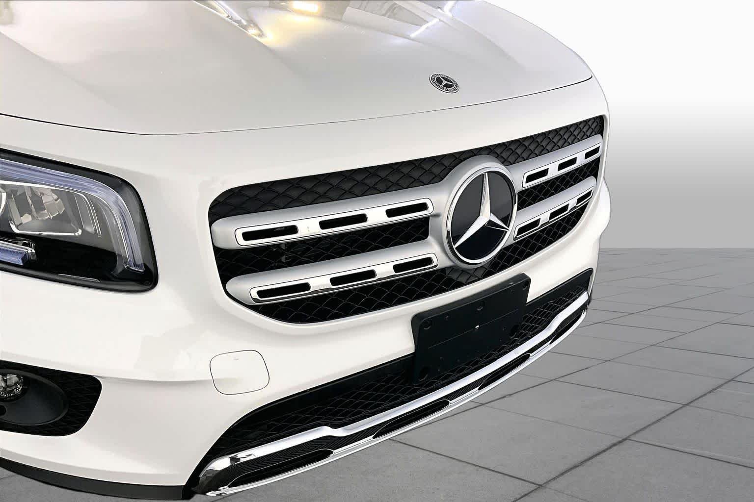 Certified Used 2023 Polar White Mercedes-Benz GLB 250 image 31