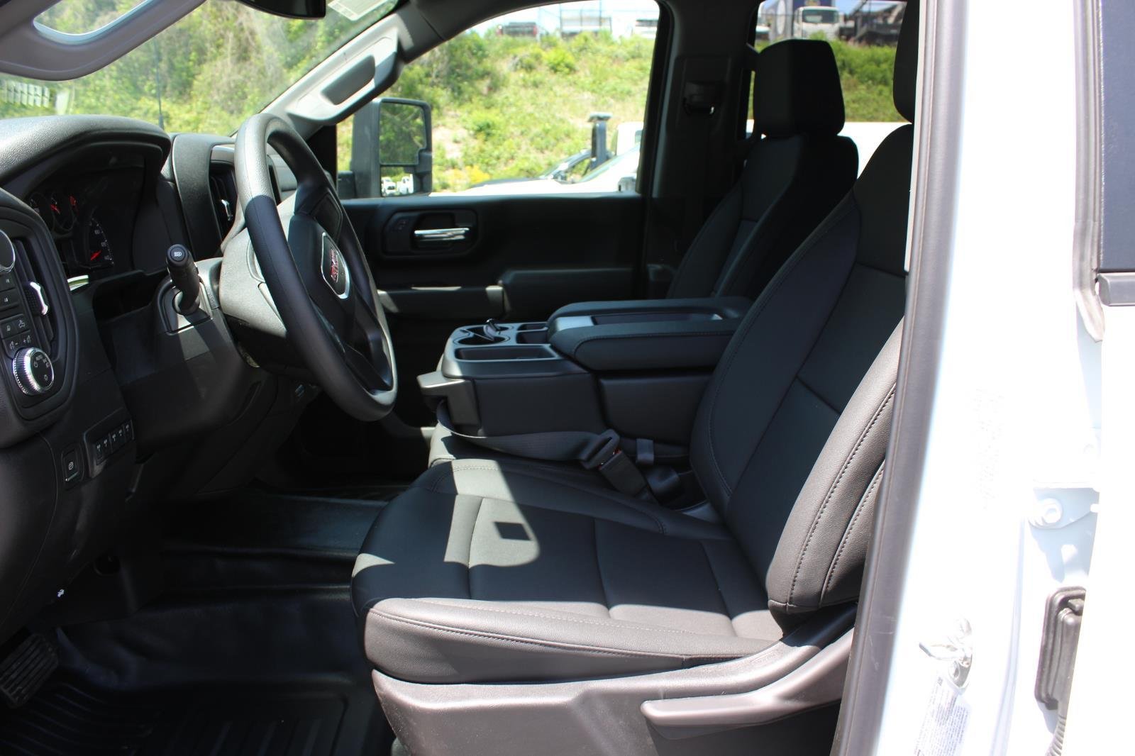 2026 GMC Sierra 3500HD Pro - Photo 15