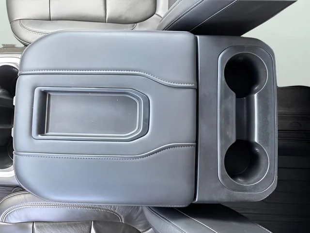 Used 2020 White GMC SLT image 31