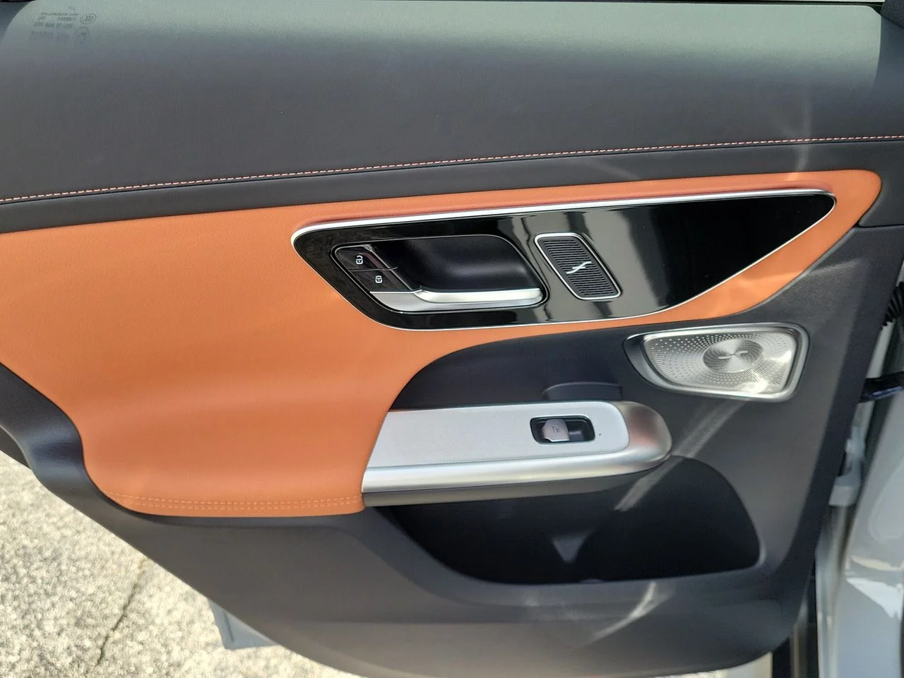 New 2027 MANUFAKTUR Alpine Grey Mercedes-Benz GLC 300 image 11