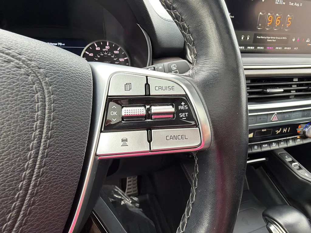 Used 2022 White Kia SX image 17