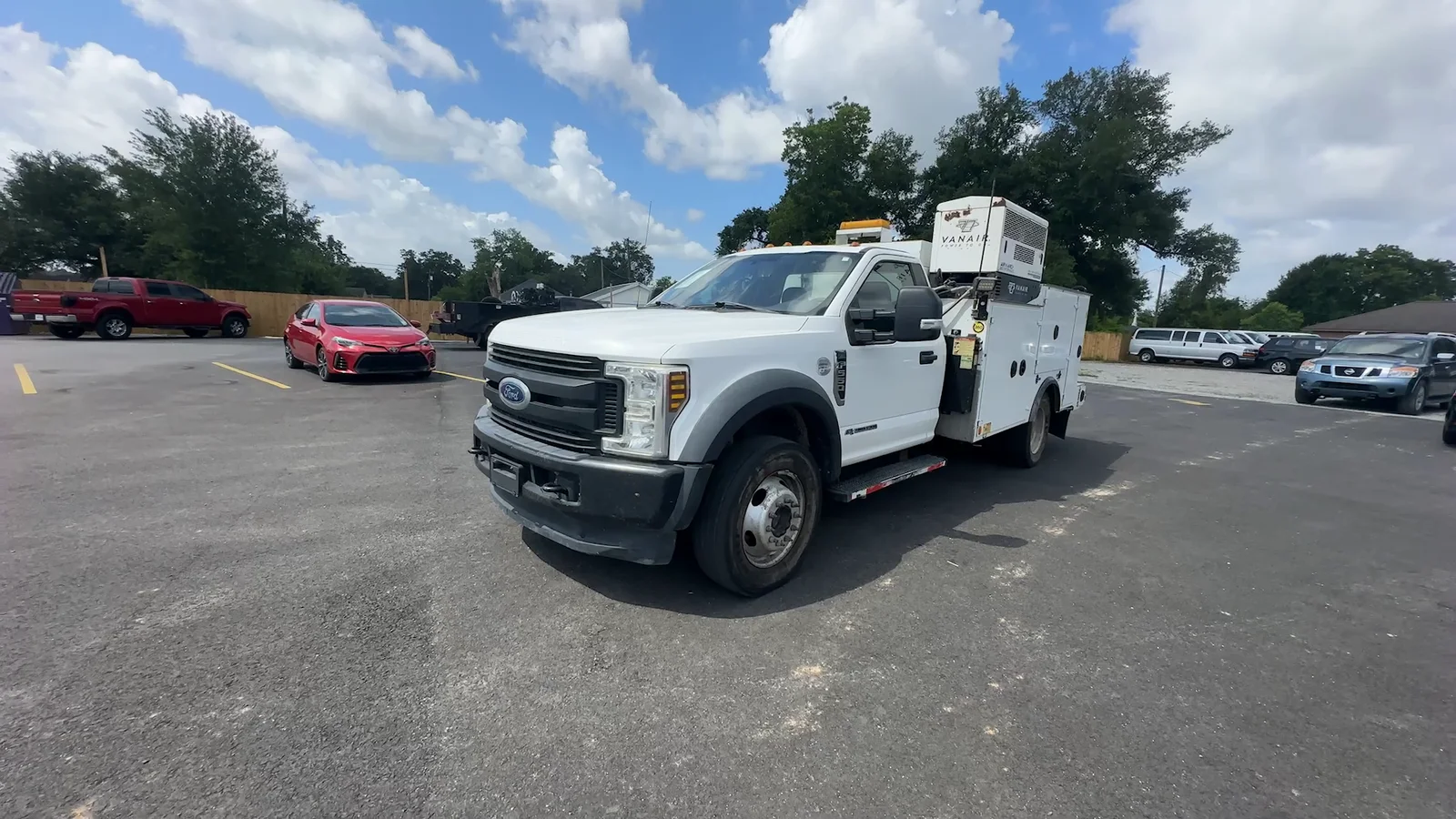 Used 2019 White Ford XL image 3