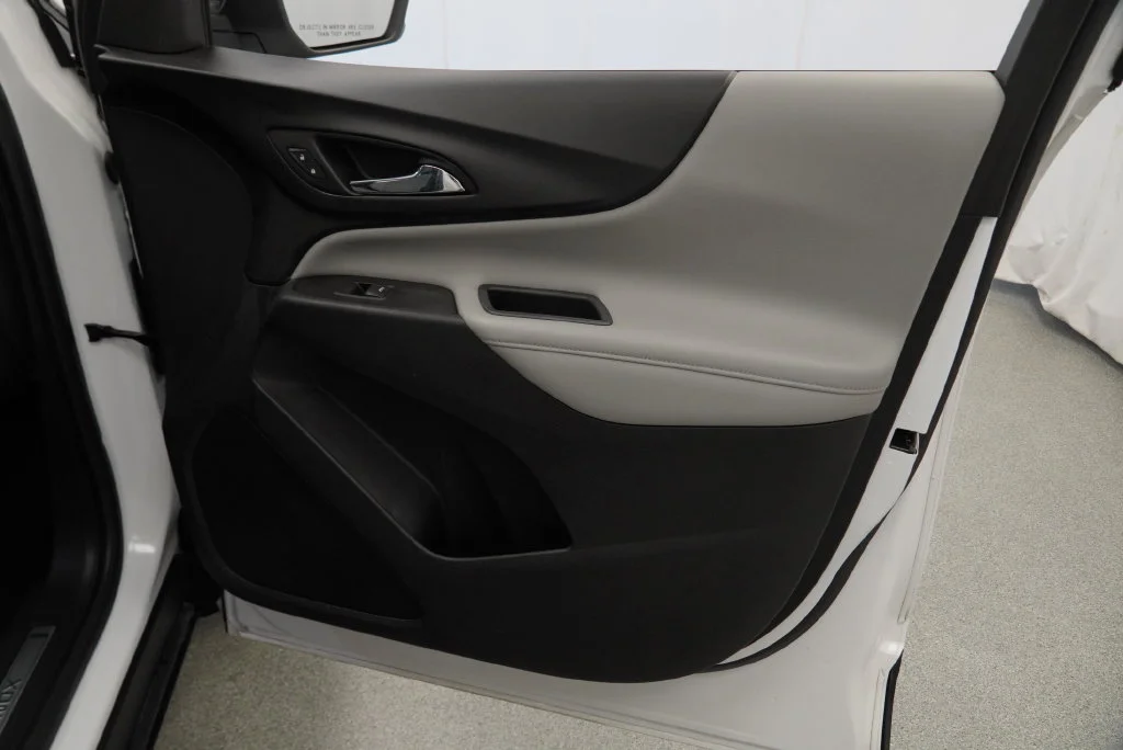 Used 2018 Beige Chevrolet Premier image 37