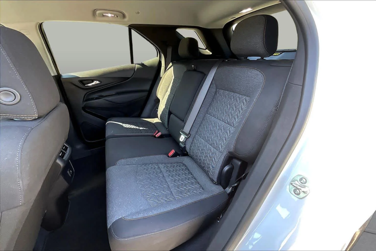 Used 2024 Summit White Chevrolet LT image 37