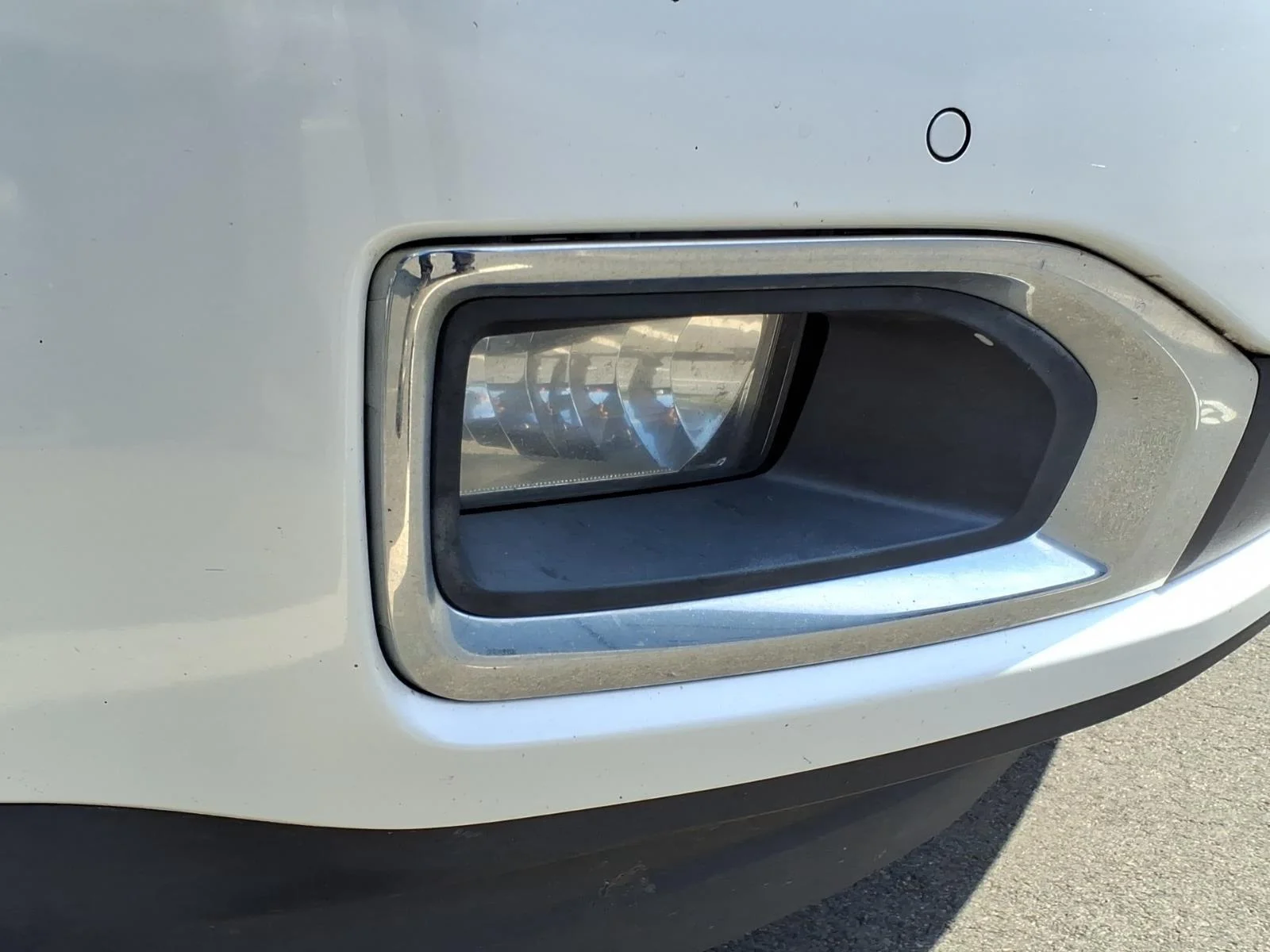 Used 2018 White Frost Tricoat GMC Denali image 9