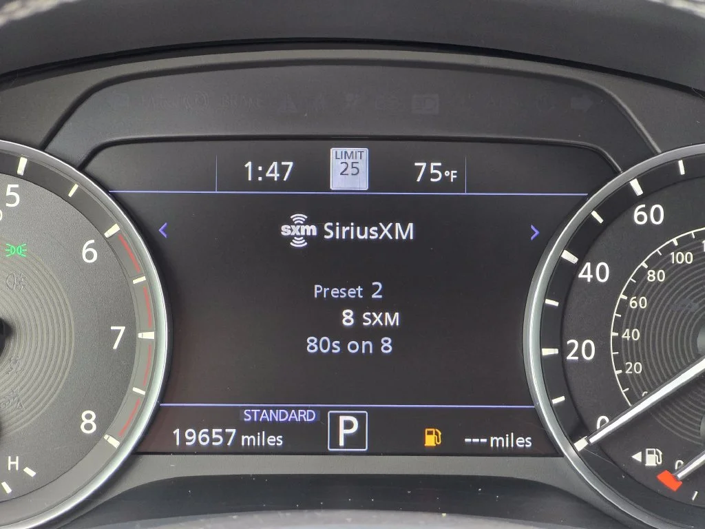 Used 2025 White INFINITI SPORT image 33
