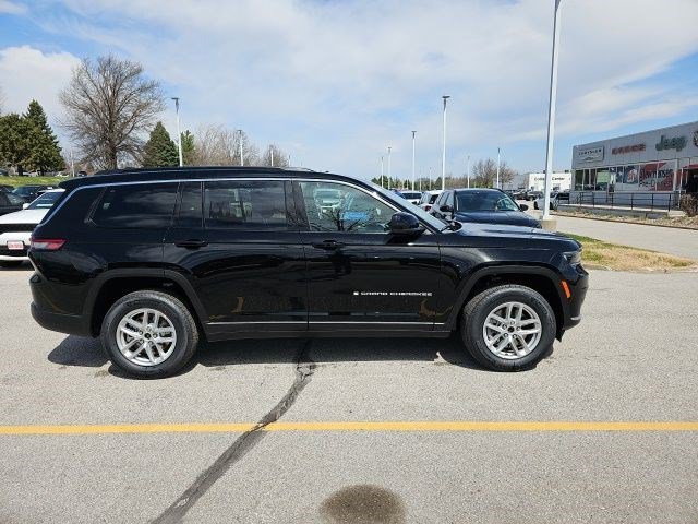 New 2026 Diamond Black Crystal Pearlcoat Jeep Laredo X image 6