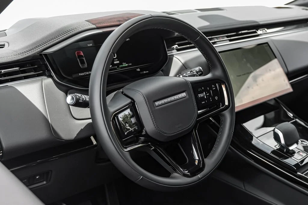 New 2026 Fuji White Land Rover Dynamic SE image 15