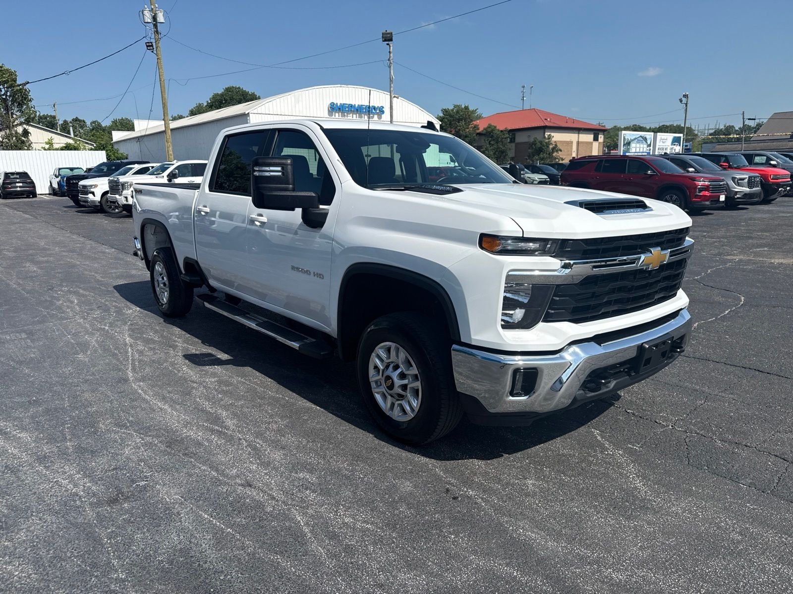 Used 2025 White Chevrolet LT image 10
