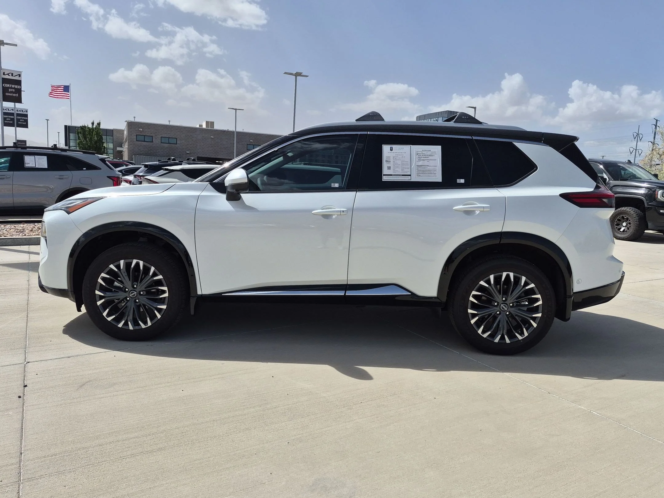 Used 2026 Everest White Pearl Tricoat Nissan Platinum image 2